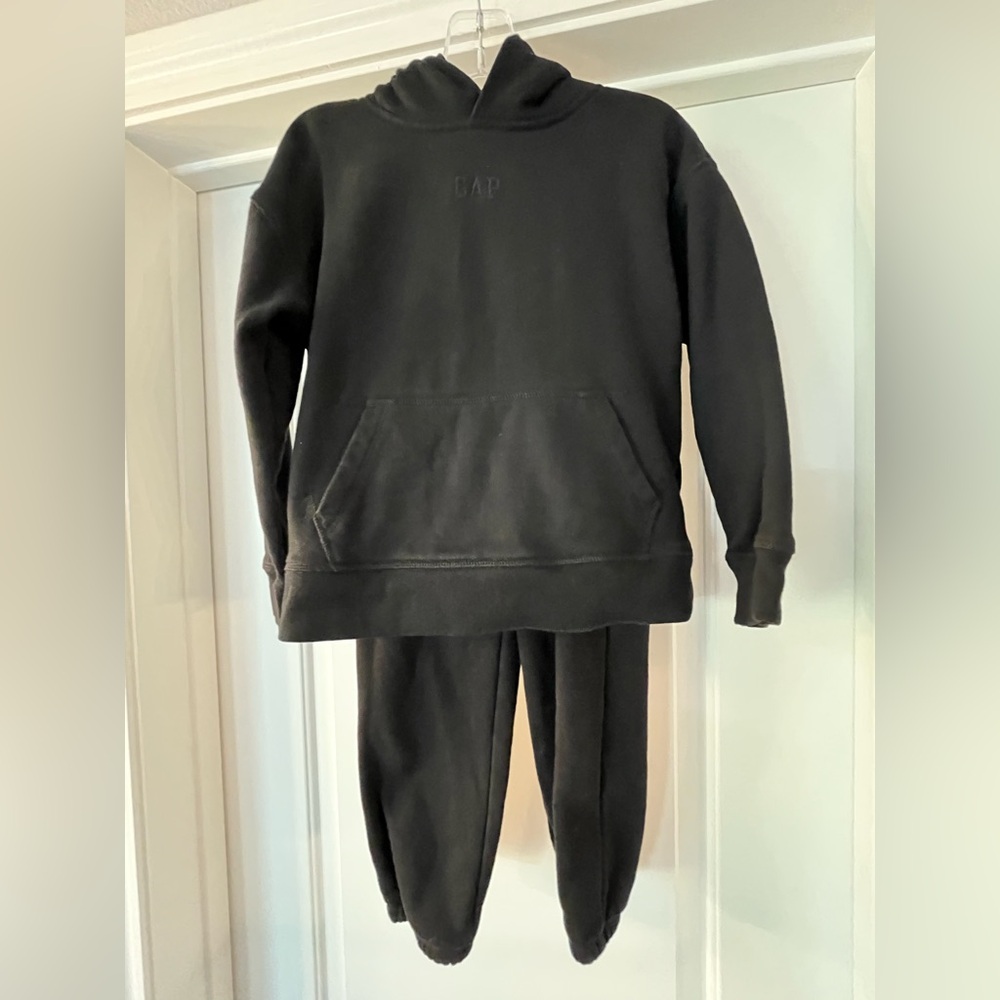 Boys' GAP Black Hoodie and Joggers Set (size Small)